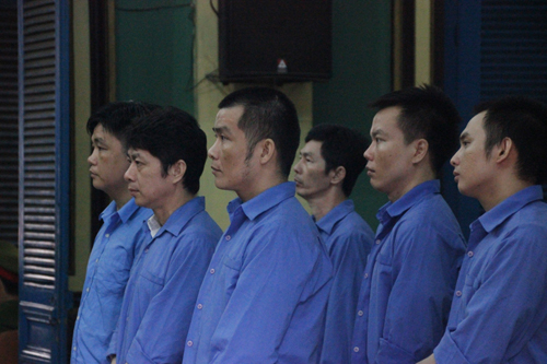 Băng nhóm "Tý điên" bảo kê bến xe Miền Đông hầu tòa Băng nhóm "Tý điên" bảo kê bến xe Miền Đông hầu tòa