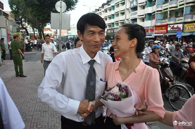Luật sư "tiết lộ" tình tiết bất ngờ sau khi Phương Nga được tại ngoại Luật sư "tiết lộ" tình tiết bất ngờ sau khi Phương Nga được tại ngoại