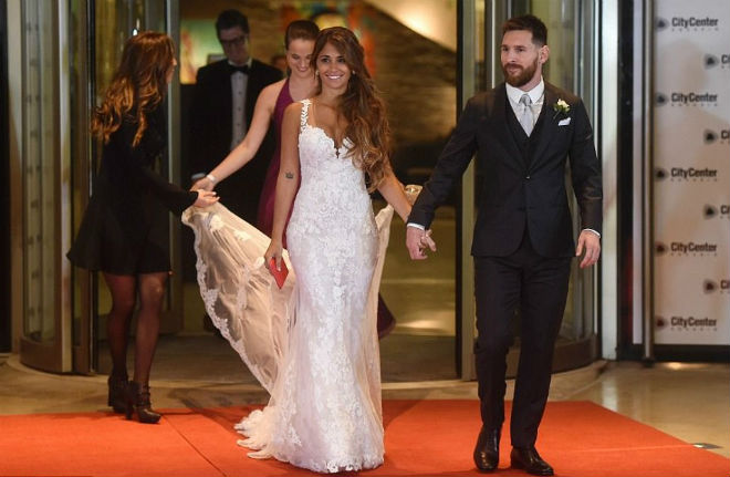 Messi lấy vợ: An cư lạc nghiệp, ký điều khoản cực “dị” với Barca Messi lấy vợ: An cư lạc nghiệp, ký điều khoản cực “dị” với Barca