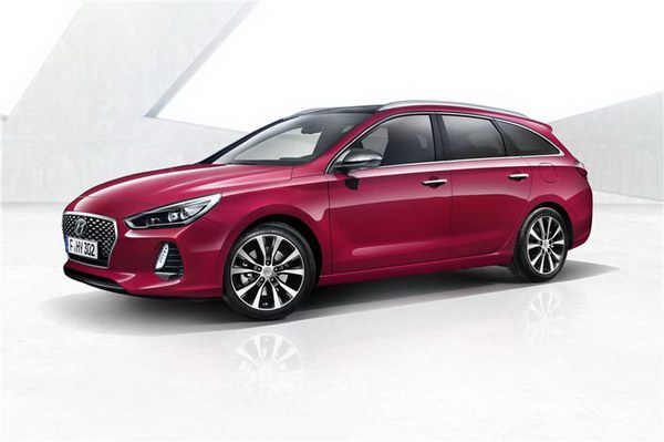 Hyundai i30 Tourer 2017 công bố giá 500 triệu đồng Hyundai i30 Tourer 2017 công bố giá 500 triệu đồng