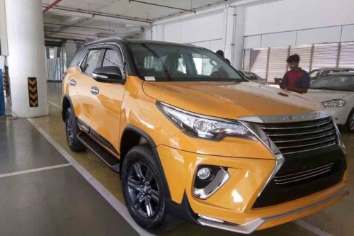 Biến Toyota Fortuner thành "xế san" Lexus chỉ với 70 triệu đồng Biến Toyota Fortuner thành "xế san" Lexus chỉ với 70 triệu đồng