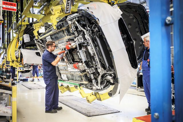 Thời điểm tốt nhất để sở hữu xe Mercedes-Benz từ Vietnam Star - 3
