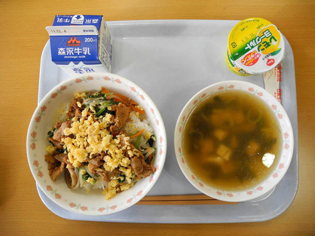 Có gì đặc biệt trong bữa trưa của học sinh Nhật Bản? - 8