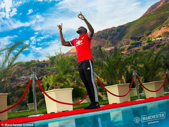 CHÍNH THỨC: MU kích nổ “bom tấn” Romelu Lukaku - 2