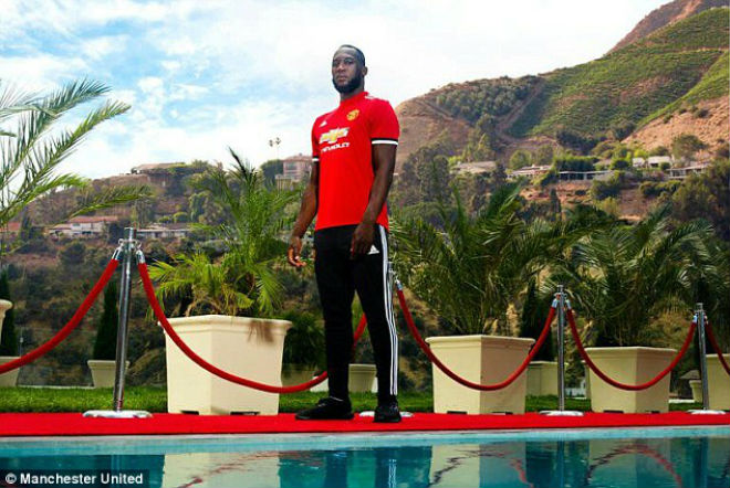 CHÍNH THỨC: MU kích nổ “bom tấn” Romelu Lukaku - 5
