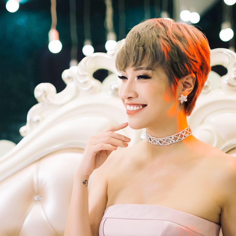 Sao Việt 13/7: Người đẹp bị chồng sắp cưới bỏ vì "bắt cá 2 tay" lại gây bão mạng Sao Việt 13/7: Người đẹp bị chồng sắp cưới bỏ vì "bắt cá 2 tay" lại gây bão mạng