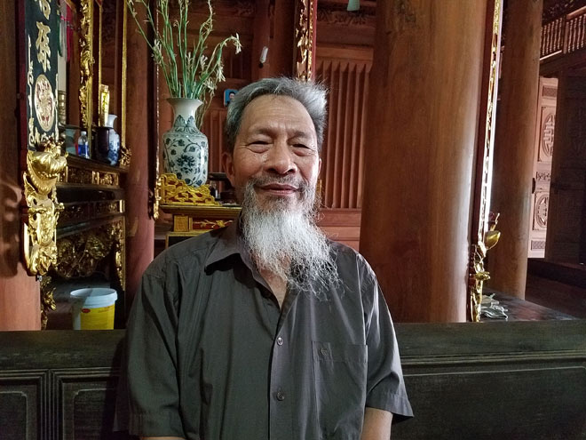 Người đầu tiên bắt rắn độc “nhả ra vàng” ở Việt Nam Người đầu tiên bắt rắn độc “nhả ra vàng” ở Việt Nam