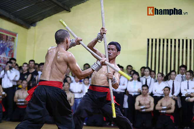 Cao thủ Nam Huỳnh Đạo luyện công, tiếp chiêu võ sư Vịnh Xuân như thế nào? - ảnh 3 Cao thủ Nam Huỳnh Đạo luyện công, tiếp chiêu võ sư Vịnh Xuân như thế nào? - ảnh 3