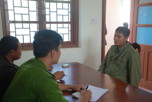 Bắt trùm ma túy trong biệt phủ ở nơi "thâm sơn cùng cốc" Bắt trùm ma túy trong biệt phủ ở nơi "thâm sơn cùng cốc"