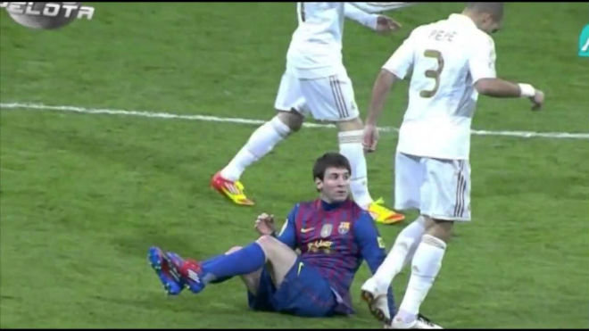 Hung thần các siêu sao, Pepe: "Nạn nhân" Messi và gã đồ tể có trái tim ấm áp Hung thần các siêu sao, Pepe: "Nạn nhân" Messi và gã đồ tể có trái tim ấm áp