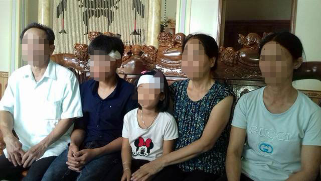 Ghen tuông chồng dùng dao giết vợ rồi đâm vào bụng tự tử Ghen tuông chồng dùng dao giết vợ rồi đâm vào bụng tự tử
