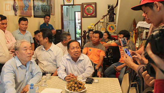 Flores đấu Huỳnh Tuấn Kiệt: Mang theo người đặc biệt nếu bị điện giật Flores đấu Huỳnh Tuấn Kiệt: Mang theo người đặc biệt nếu bị điện giật