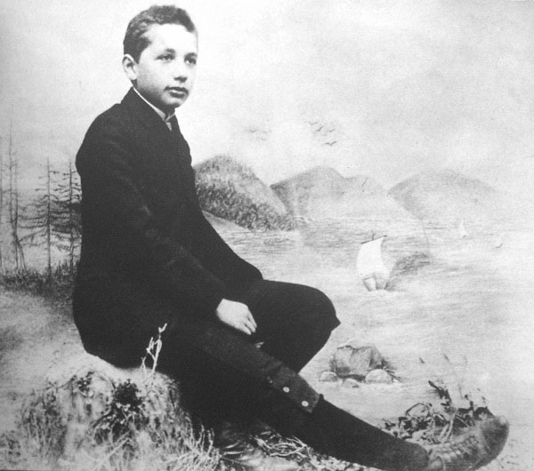 Thành tích “bất hảo” của thiên tài Albert Einstein thời đi học - 1