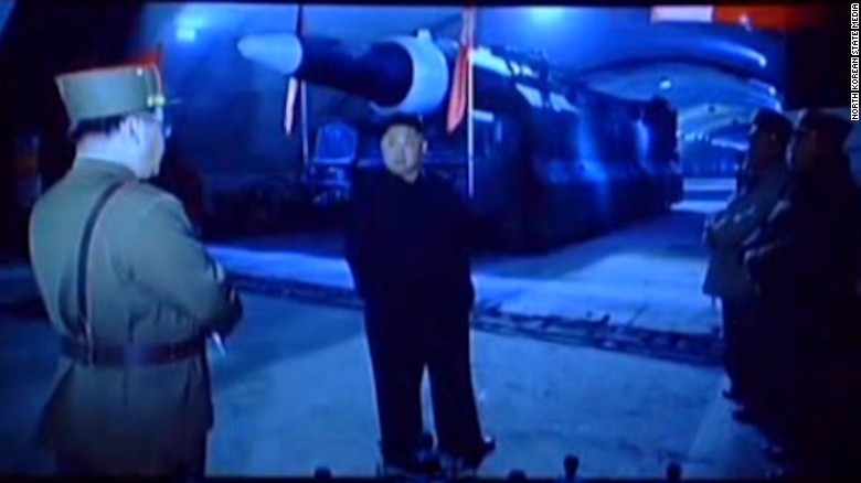 Triều Tiên công bố hình ảnh chưa từng có về tên lửa - 8
