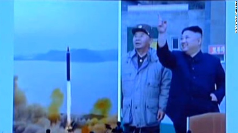 Triều Tiên công bố hình ảnh chưa từng có về tên lửa - 6