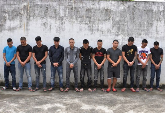 Nhóm côn đồ "kéo quân" từ Hà Nam sang Ninh Bình hỗn chiến Nhóm côn đồ "kéo quân" từ Hà Nam sang Ninh Bình hỗn chiến