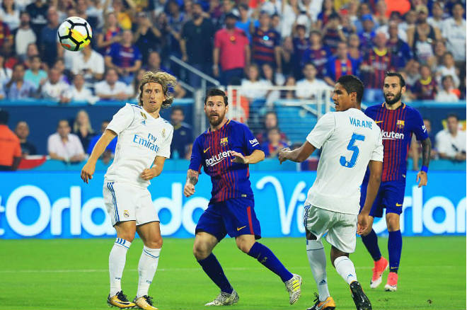 Ronaldo nếu có 5 Quả bóng vàng cũng chưa vĩ đại bằng Messi Ronaldo nếu có 5 Quả bóng vàng cũng chưa vĩ đại bằng Messi