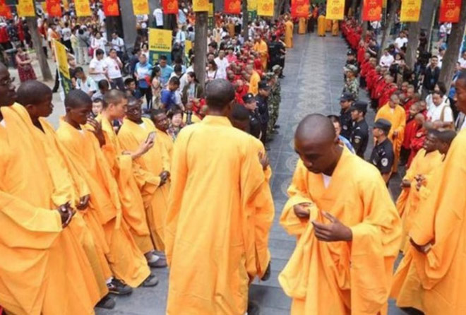 "108 anh hùng" lên Thiếu Lâm mở đại hội bàn đánh Từ Hiểu Đông "108 anh hùng" lên Thiếu Lâm mở đại hội bàn đánh Từ Hiểu Đông