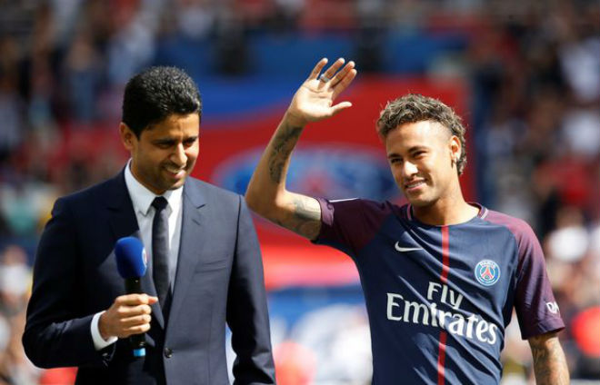 Sau Neymar, PSG tranh Sanchez với Man City: Nhà giàu đọ tiền - 1