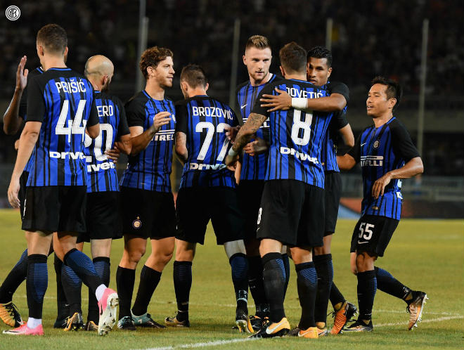 Inter Milan - Villarreal: Ngất ngây siêu phẩm "karate" Inter Milan - Villarreal: Ngất ngây siêu phẩm "karate"