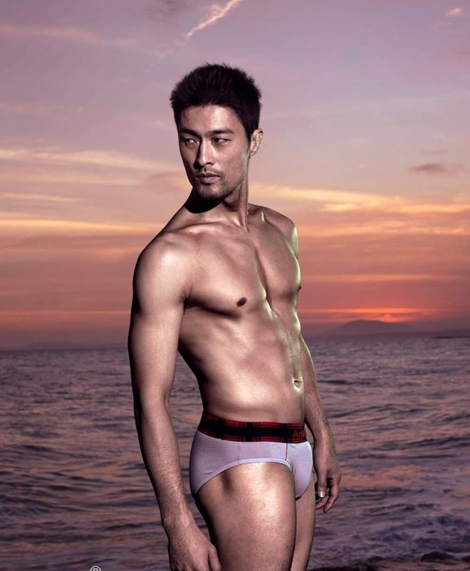 Những "nam thần" U50 đẹp như tạc tượng của showbiz Việt - 10