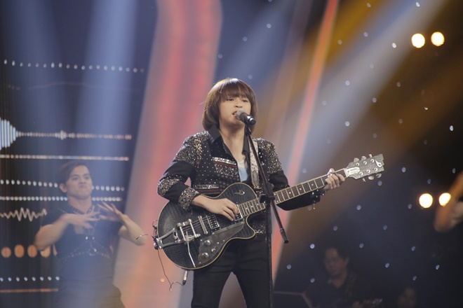 Khoe đủ tài lẻ, cậu bé 12 tuổi giành giải 300 triệu của Vietnam Idol Kids - 2