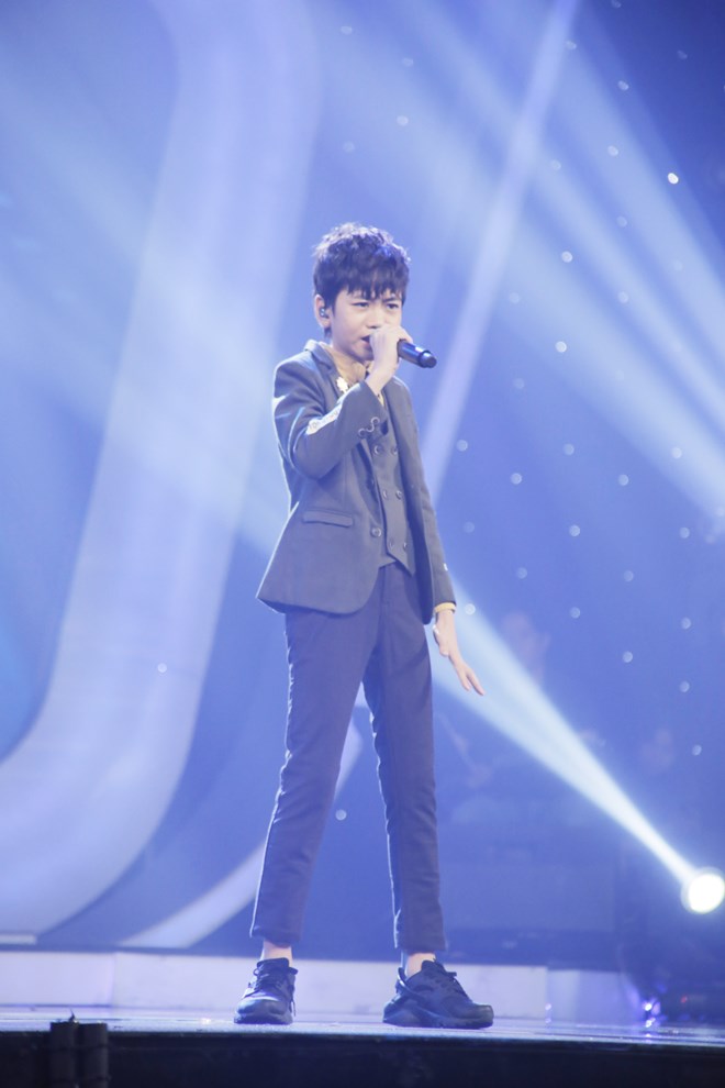 Khoe đủ tài lẻ, cậu bé 12 tuổi giành giải 300 triệu của Vietnam Idol Kids - 6