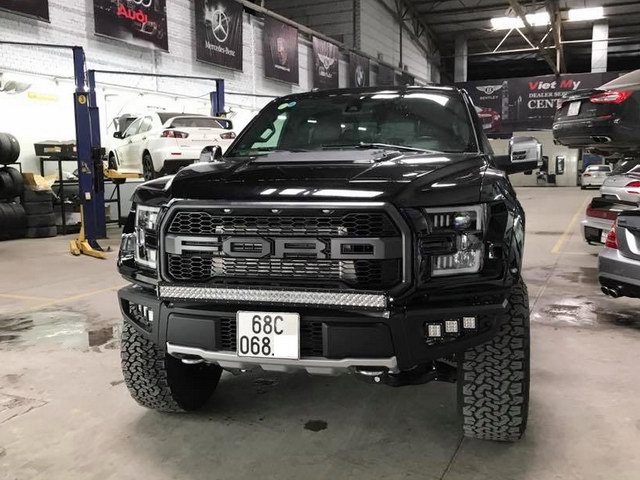 Tay chơi Kiên Giang chi tiền tỷ độ Ford F-150 Tay chơi Kiên Giang chi tiền tỷ độ Ford F-150
