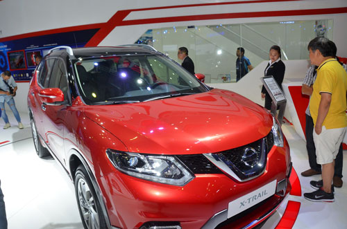 &Ocirc; t&ocirc;, xăng dầu g&acirc;y th&acirc;m hụt thương mại - 1