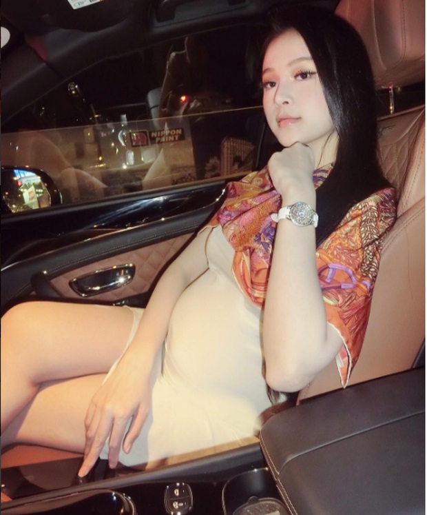 &#34;Choáng váng&#34; vì Huyền Baby khoe đồng hồ 3 tỷ đồng được chồng tặng - 2
