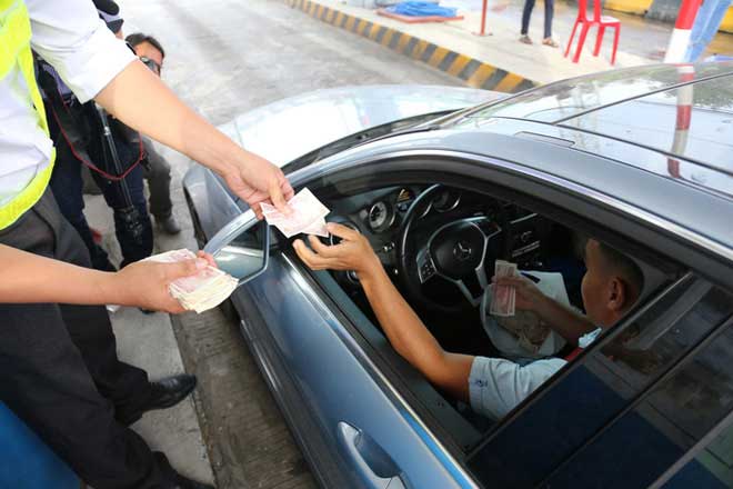 Nóng 24h qua: Bộ trưởng GTVT lên tiếng về việc đặt trạm thu phí BOT Cai Lậy Nóng 24h qua: Bộ trưởng GTVT lên tiếng về việc đặt trạm thu phí BOT Cai Lậy