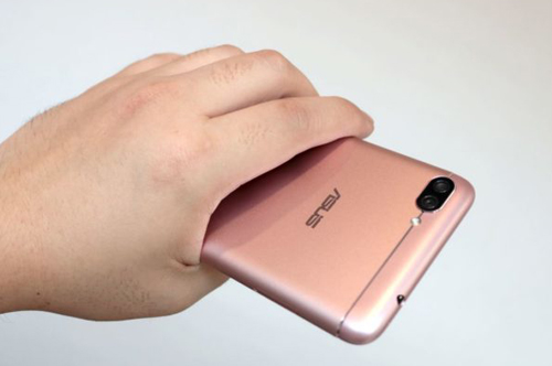 Zenfone 4 Max Pro pin “khủng” giá mềm chính thức ra mắt Zenfone 4 Max Pro pin “khủng” giá mềm chính thức ra mắt