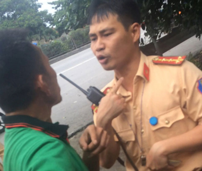 CSGT Hải Dương đánh rách môi người vi phạm - 1