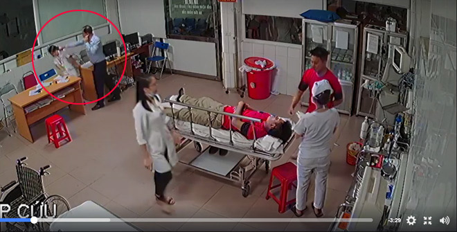Nóng 24h qua: Phát ngôn gây sốc của Giám đốc đánh bác sĩ 115 Nghệ An Nóng 24h qua: Phát ngôn gây sốc của Giám đốc đánh bác sĩ 115 Nghệ An
