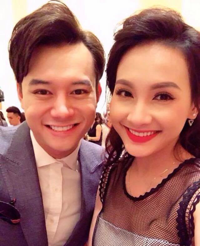 Sao Việt 25/8: Bảo Thanh, Anh Dũng "tình cũ không rủ cũng đến" Sao Việt 25/8: Bảo Thanh, Anh Dũng "tình cũ không rủ cũng đến"