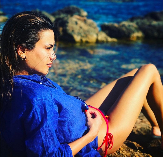 Bồ cũ nóng bỏng "ăn đứt" bà xã hiện tại   chân sút 2.000 tỷ của Chelsea - 5