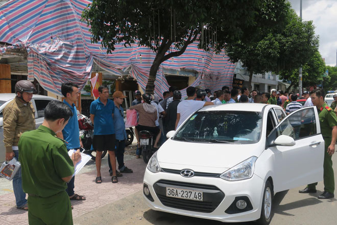Thông tin mới nhất vụ đập phá cả chục ô tô trước quán nhậu ở SG Thông tin mới nhất vụ đập phá cả chục ô tô trước quán nhậu ở SG