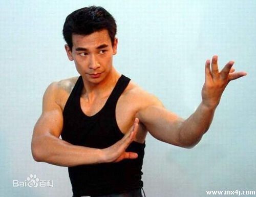 &#34;Hoàng Phi Hồng&#34; đã 45 tuổi nhưng cường tráng như trai 18 - 9