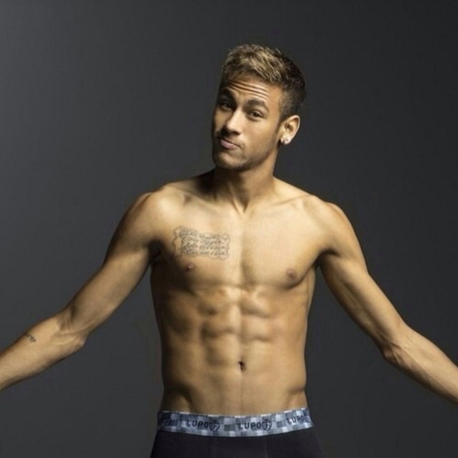 Neymar: Từ gầy trơ xương sườn tới mỹ nam cơ bắp &#34;chất lượng vàng&#34; - 8