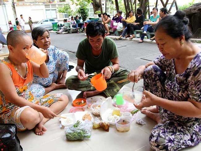 Tăng thuế VAT: B&aacute;nh canh, hủ tiếu... cũng tăng - 1