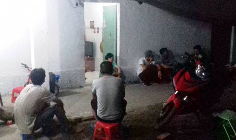 Em gào khóc phát hiện chị gái tử vong bất thường trong phòng trọ Em gào khóc phát hiện chị gái tử vong bất thường trong phòng trọ