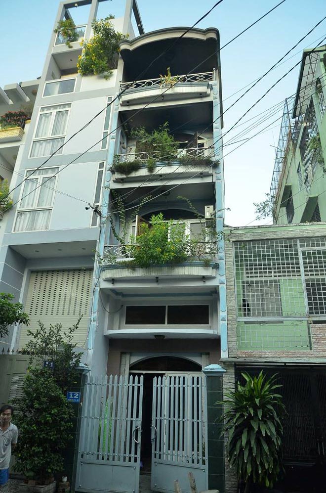 8 người mắc kẹt trong biển lửa ở SG, cứu được 7 người - 1