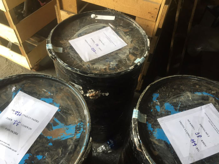 Ph&aacute;t hiện hơn 1.000 kg ng&agrave; voi n&uacute;p trong... th&ugrave;ng phuy - 9