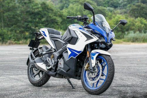 2017 Modenas Pulsar RS200 lên kệ, giá 64,5 triệu đồng 2017 Modenas Pulsar RS200 lên kệ, giá 64,5 triệu đồng