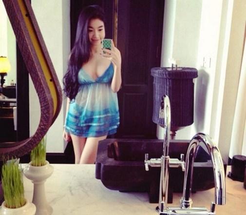 Elly Trần và dàn sao Việt đọ sexy trong phòng tắm - 2