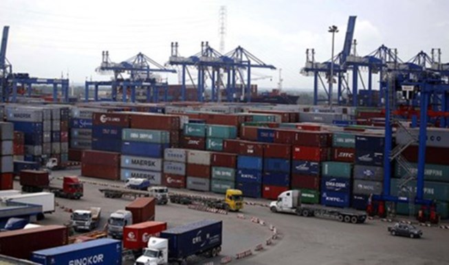 Bắt một cán bộ hải quan vụ 213 container mất tích Bắt một cán bộ hải quan vụ 213 container mất tích