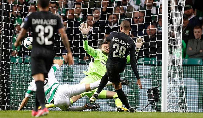 Cúp C1 khai màn bùng nổ: Siêu sao tỏa sáng, bàn thắng như mưa - 9