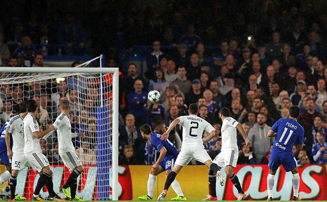 Cúp C1 khai màn bùng nổ: Siêu sao tỏa sáng, bàn thắng như mưa - 11