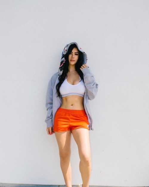 Gu mặc thiếu vải nhưng khó thể chê phản cảm của mỹ nữ DJ gốc Việt - 6