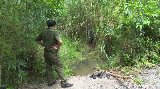 Phát hiện thi thể nữ sinh lớp 6 bị chôn vùi trong lùm sậy Phát hiện thi thể nữ sinh lớp 6 bị chôn vùi trong lùm sậy